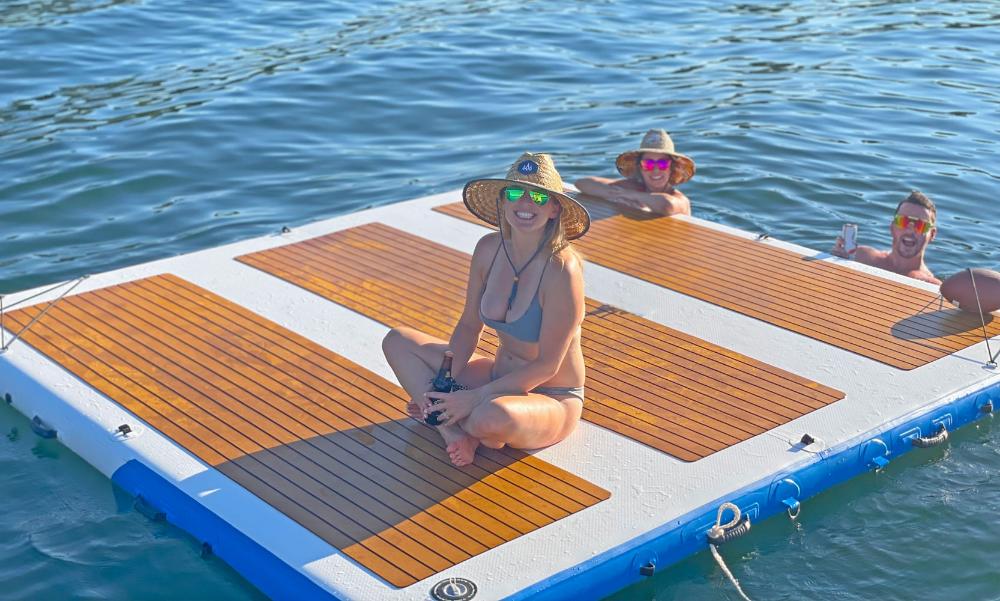 Надувная платформа для активного отдыха на воде